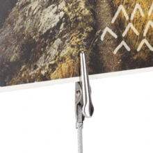 Pinzas de Notas con Boca de Cocodrilo y Base de Madera (Paquete de 10). Fabricadas en Acero, Resistentes y Duraderas. Ideales para Sujetar Fotos, Notas, Papeles y Tarjetas. Perfectas para Regalos de Boda, Oficina, Fiestas de Aniversario y Decoración del Hogar. Con Acabado Galvanizado de Colores Vibrantes y Antioxidante. Incluyen Base de Madera Práctica para Colocar Fácilmente en la Mesa y Fijar Tarjetas. - Plateado - Ver 6