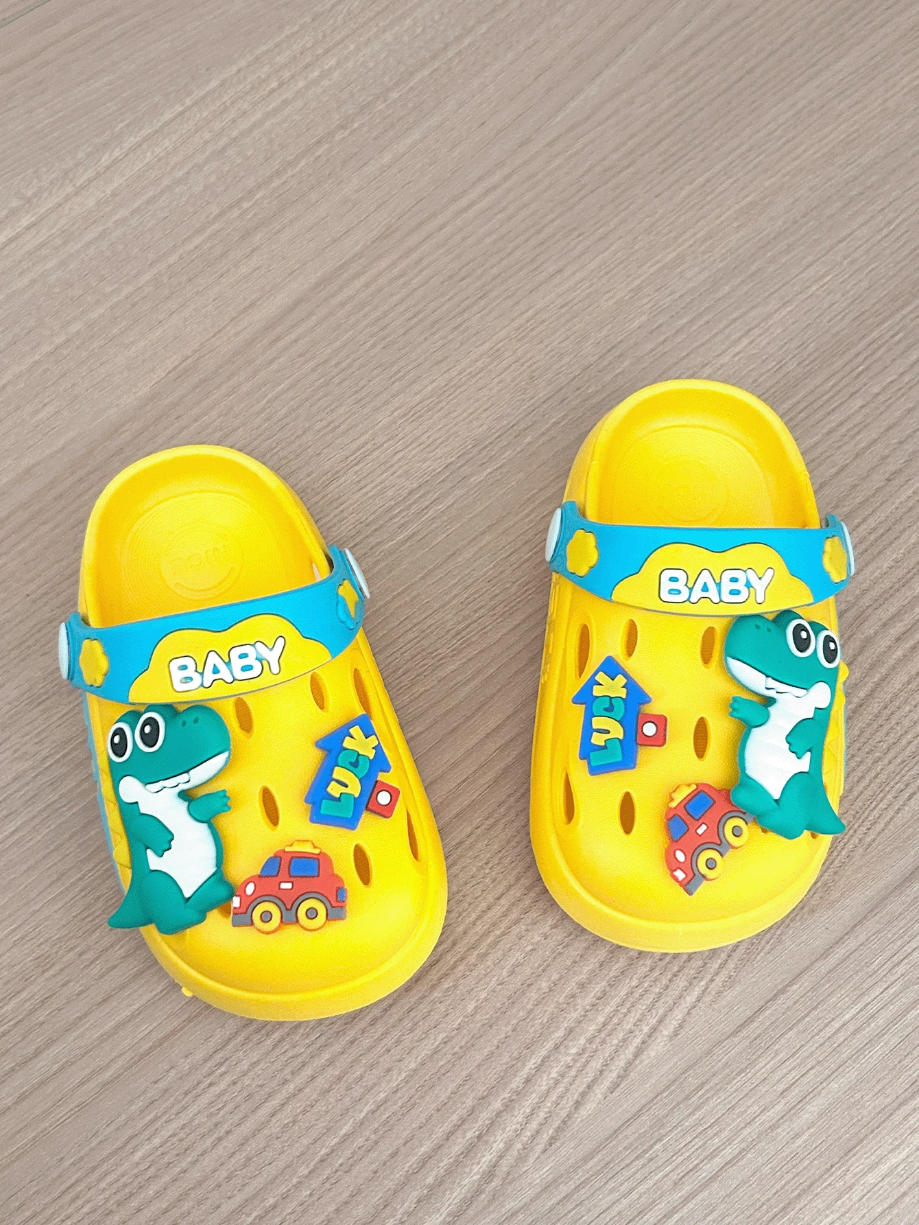 Summer Kids Cartoon Dinosaur Hollow Sandals, Closed Toe Slip-On