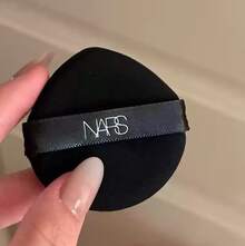 NARS Black Cushion Makeup Puff, Essential Daily Cosmetic - Black - View 2