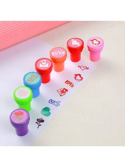 7 herzförmige runde Stempel, Valentinstag Stempel kreative Liebes-Handstempel, kreative Stempel, kleine Schreibwaren geeignet für Studenten, süße cartoon-förmige Tierstempel, geeignet für Schulbeginn und Schulöffnungszeit