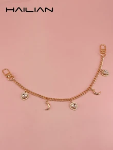 HAILIAN Esta correa de bolso de aleación está adornada con corazones de rhinestone de colores y colgantes encantadores, que incluyen una luna brillante, una cereza cristalina, una mariposa de color degradado y gotas de lluvia neón vibrantes. Se puede usar como correa de bolso, accesorio de bolso o cadena de extensión para su bolso. Por supuesto, también es un pequeño regalo de estilo para familiares, amigos o seres queridos durante las vacaciones. - Rosa - Ver 2