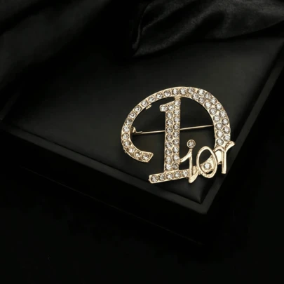 Fashionable Pearl Brooch, High-End Suit Letter Diamond Lapel Pin, Elegant Chest Flower Accessory