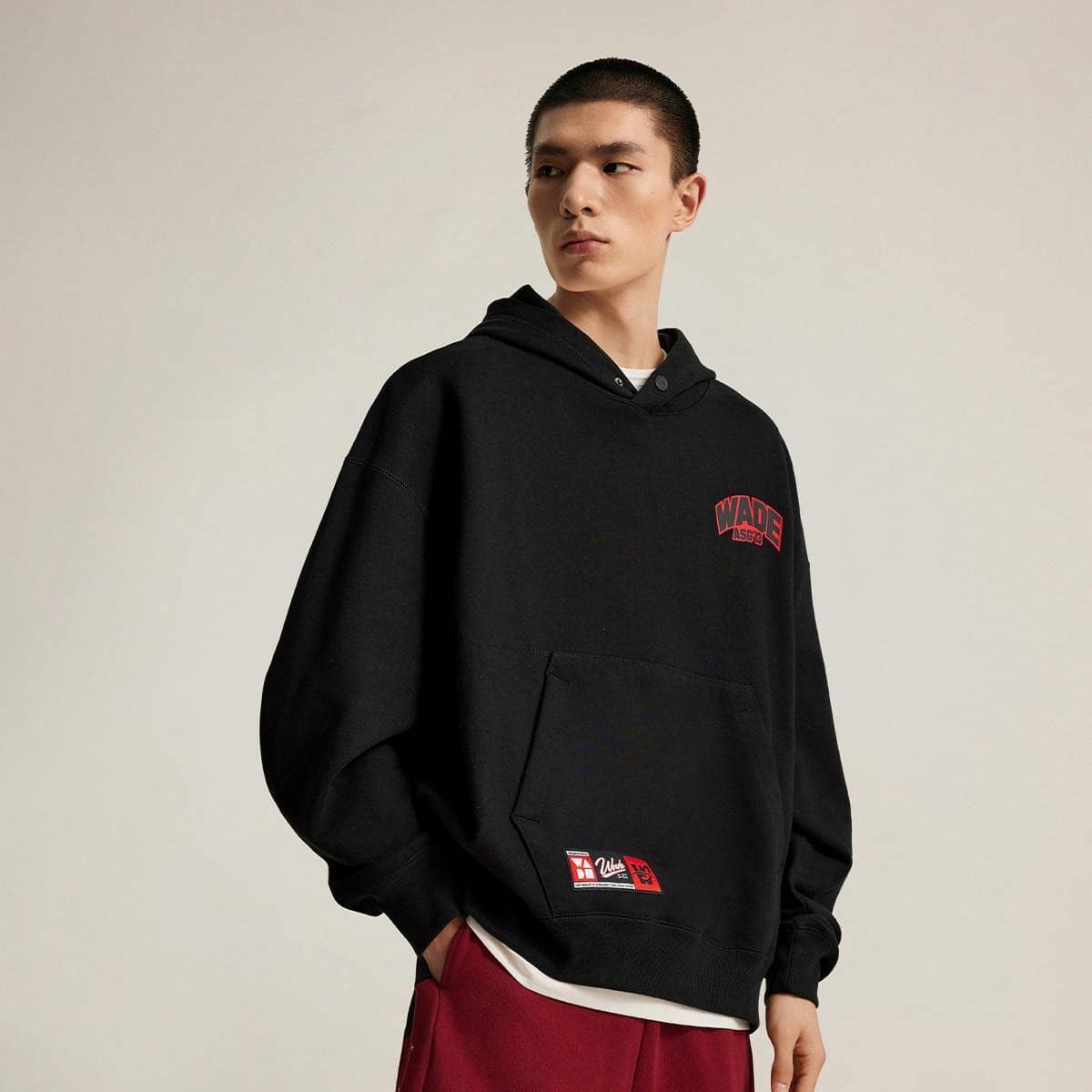 LI-NING Li Ning Wade Series Men's Fleece Crew Neck Sweatshirt, Loose American Basketball Style Knit Pullover Sweatshirt AWDV887 - Black - View 1