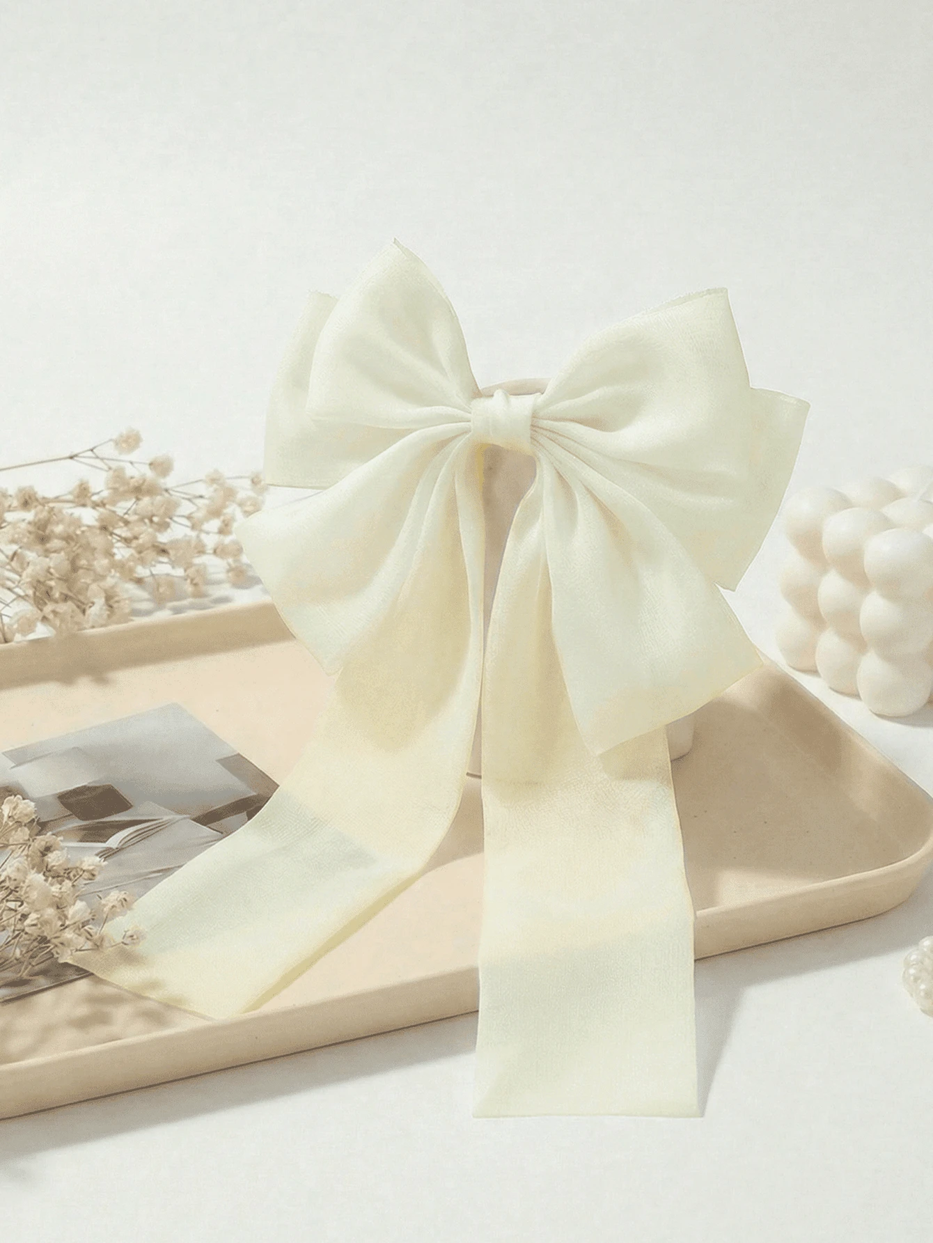 1个超大白色薄纱蝴蝶结发夹，适合女士和女孩，超大号尾巴蝴蝶结发夹，优雅的透明丝带发饰，可爱的芭蕾舞风格发饰，适合斋月、情人节、日常佩戴、婚礼、新娘造型。 - 白色 - 查看 1