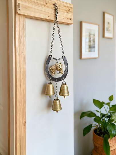 1件幸运马蹄铁吊坠装饰品，锻铁爱心铃铛风铃，配有装饰链，适合墙面、房间、花园和庭院装饰，复古马蹄铁饰品，非常适合家居墙面装饰，也是节日、情人节送给男女的理想礼物。