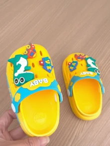 Kids' Cartoon Dinosaur Breathable Slide Sandals, Closed Toe Two-Way Wear, Lightweight Non-Slip Beach/Garden Shoes For Toddlers & Children - Yellow - View 4