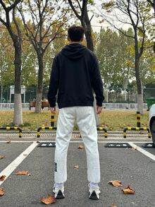 Áo nỉ có mũ lót lông cừu Nike Club dành cho nam, màu đen. - màu đen - Xem 9