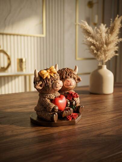 Schattig Schots koeienpaar als decoratie, hartvormig ontwerp, romantisch woonbeeldje, geschikt voor woonkamer, slaapkamer, kantoor of op een plank. Deze dierensculptuur in boerderijstijl voegt warmte en charme toe aan uw interieur. Perfect cadeau voor Valentijnsdag, jubileum, bruiloft, housewarming, Kerstmis of als gezellige woonaccessoire.