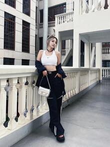 Nike Dri-Fit Swoosh 跑步健身 中強度支撐純色 運動內衣 女款 白色 - 白色 - 查看 6