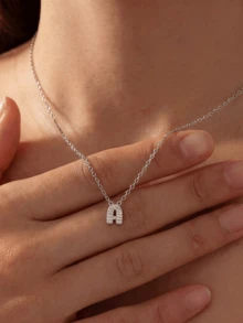 1件Y2K时尚优雅多功能立方氧化锆26字母英文银色不锈钢项链，适合女性和女孩日常休闲佩戴，个性化锁骨项链，生日和情人节礼物 - 銀色 - 查看 1