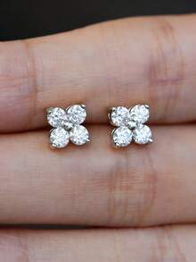 一对精致四叶草莫桑石耳钉，S925纯银，优雅小巧，女士订婚礼物，精美新娘首饰 - 銀色 - 查看 3