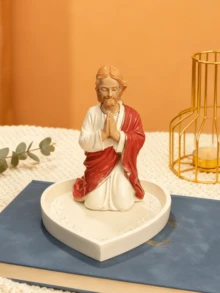 1个天主教圣母玛利亚树脂念珠架（心形底座） - 跪姿设计，适用于家庭祭坛、祈祷角、卧室梳妆台和客厅书架。可整齐收纳念珠，营造神圣氛围，是一款流行的时尚宗教装饰品，适合虔诚展示。 - 多色 - 查看 11