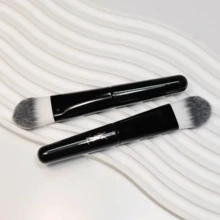 Yves Saint Laurent 化妆刷、美容刷、黑色刷子、专业刷子 - 黑色 - 查看 2