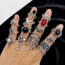 20件套复古朋克蜘蛛骷髅戒指套装，男女皆宜，混搭风格，哥特暗黑风，适合万圣节、派对、节日佩戴。 - 20個混合萬聖節戒指 - 查看 5