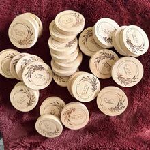 Personalizowane, spersonalizowane, drewniane otwieracze do butelek – personalizowane, rzeźbione, magnetyczne otwieracze do butelek, prezenty ślubne, prezenty dla pana młodego, prezenty na przyjęcia dla singli i pamiątki - Wielokolorowe - Zobacz 11