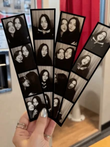 定制照片打印 | 浪漫情侣礼物、周年纪念纪念品、情人节惊喜个性化照片 | 适合情侣、浪漫礼物爱好者、周年纪念庆祝者、情人节策划者、约会之夜组织者、情侣礼物制作者、爱情回忆爱好者 | 支持上传情侣照片、浪漫情侣照、周年纪念照、情人节礼物照片 - 多色 - 查看 2