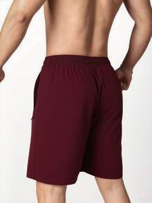 Two-Pack Of Men's Elastic Athletic Shorts With An Elastic Waistband And Zippered Pockets. Suitable For Sports, Fitness, Hiking, Outdoor Activities, Basketball, Soccer, Golf, Etc. A Great Gift For Men, Especially For Valentine's Day. - 酒紅+藏青 - 查看 3