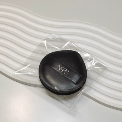 Nars 化妆海绵，黑色皮革，粉底扑，化妆海绵，化妆工具