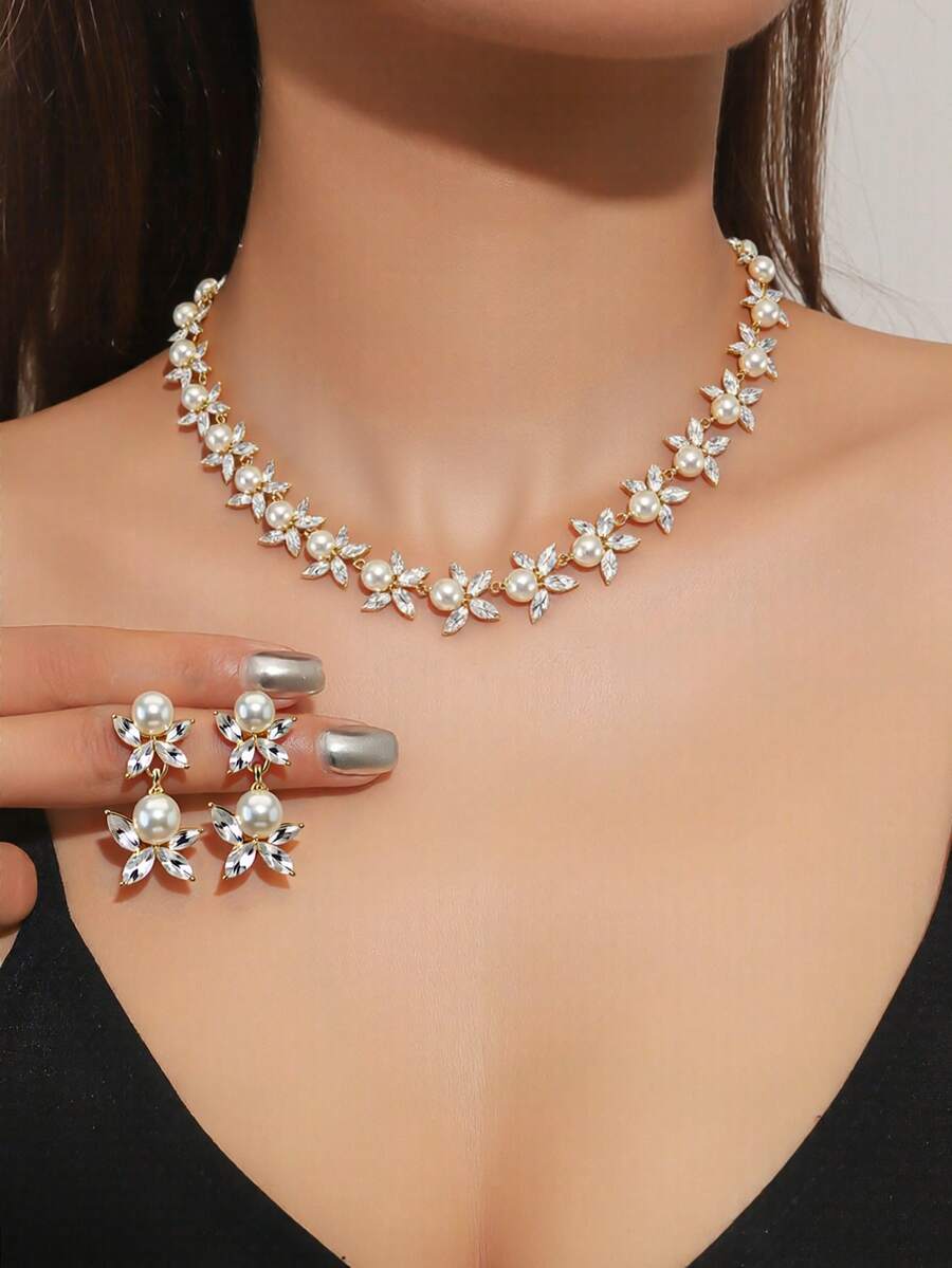 三件套奢华女士首饰套装：水晶珍珠镶嵌项链和耳环，适合宴会、派对、婚礼等场合，项链、耳环均镀金，母亲节礼物之选。