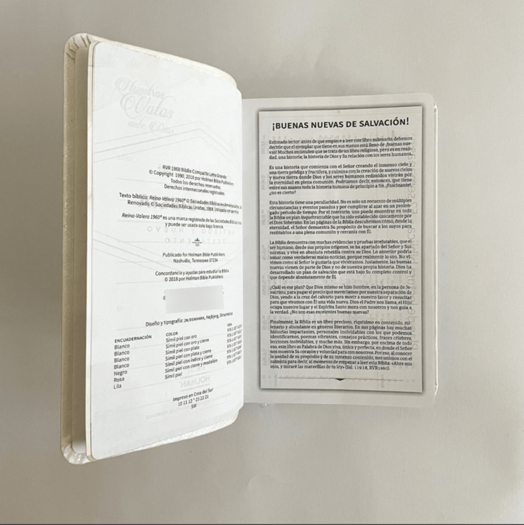 Biblia Rvr1960 Boda Simi Piel Blanco Y Plata Compacta Letra 8 Puntos - Libro único - Añade 5