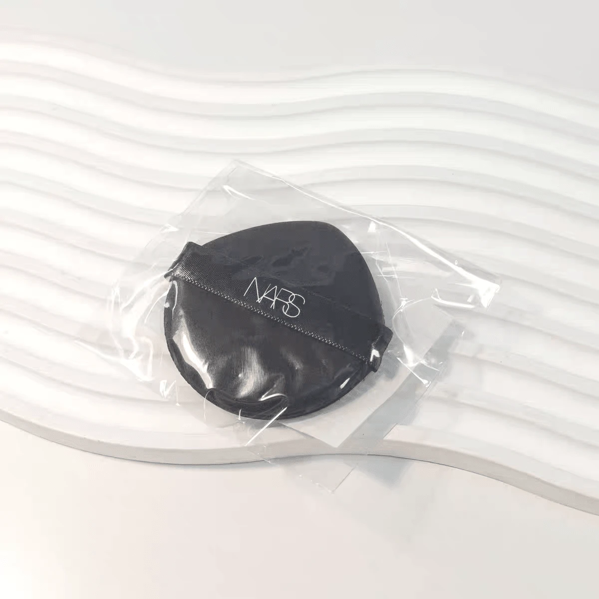 Nars Makeup Sponge, Black Leather, Foundation Puff, Makeup Sponge, Makeup Tools - Black - View 1
