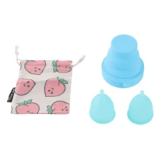 Copa Menstrual de Silicona para Mujer - Kit A99 Azul S*2 + Viva Embalaje Completo + Copa Plegable | Material Suave y Ecológico | Previene Fugas, Reutilizable y Práctico | Elástico, Cómodo y Sin Olor | Diseño Ergonómico, Ajuste Se guro para Natación, Yoga, Deportes y Baños Termales | Incluye 2 Copas, Bolsa de Almacenamiento, Copa de Limpieza e Instrucciones | Diámetro 43mm/1.7", Altura 63mm/2.5", Capacidad 20ml - Celeste - Ver 2