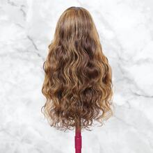 13x4/13x6高清隐形蕾丝前假发，采用原生人发混纺，自然波浪卷发，34英寸 - 200%密度，预先拔毛，自然发际线，无需胶水，透明透气蕾丝，4/27渐变挑染，完美贴合肤色，适合日常、派对和特殊场合，舒适时尚，升级之选。 - SP4/27 - 查看 4