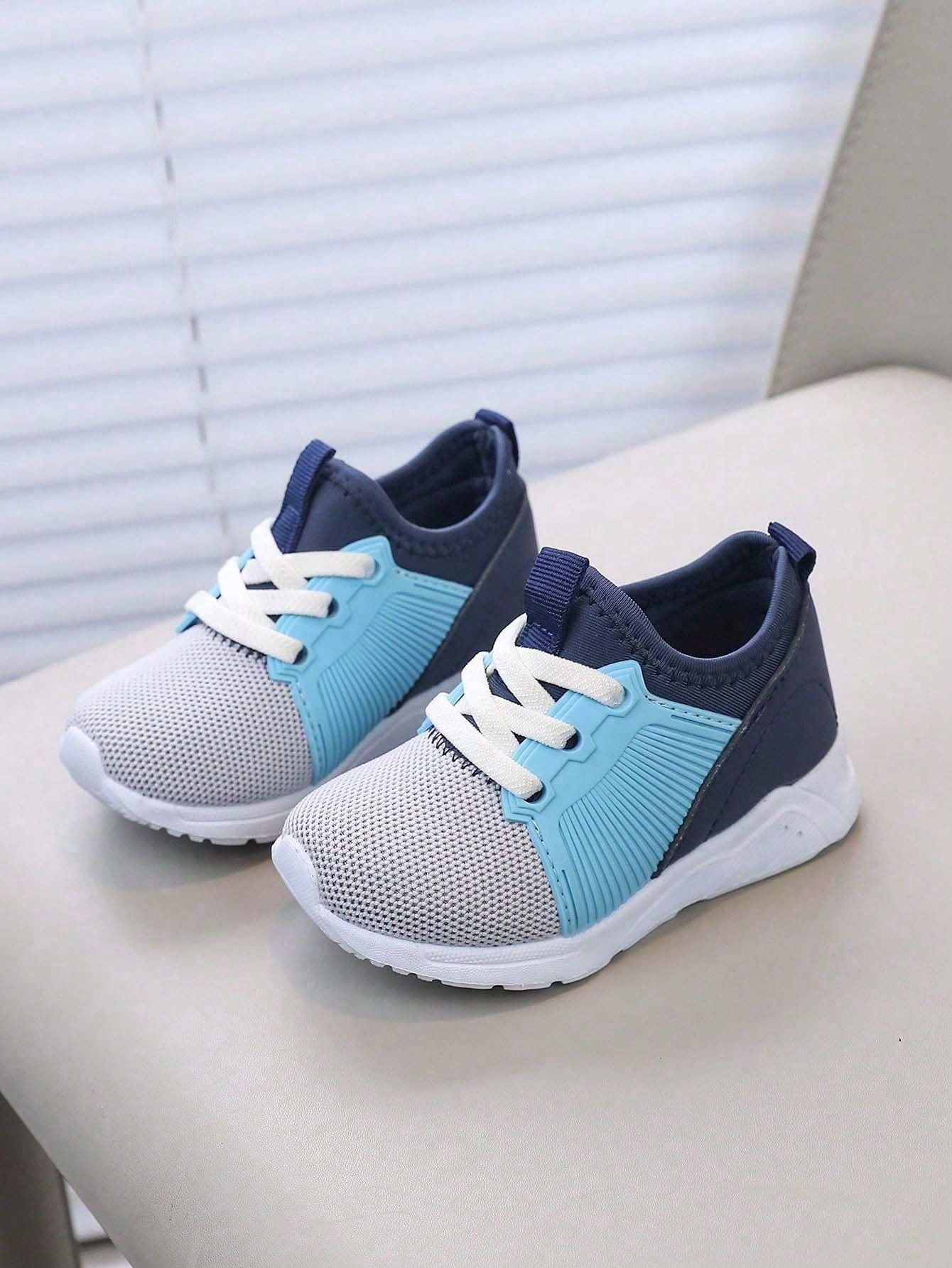 1 Pair Boys' Fashion Comfortable Soft-Sole Running Sneakers - Blue - View 1