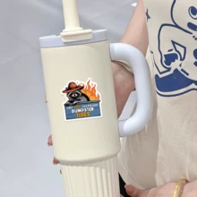 3英寸“只有你能阻止垃圾箱起火”浣熊乙烯基贴纸。鼓励文字幽默彩虹趣味励志贴纸。适用于员工、经理和同事 | 完美的隔间装饰、工作搞笑礼物或激励提醒 | 防水耐用乙烯基材质，可用于笔记本电脑、水瓶、手机、行李箱、车窗等。您也可以将其粘贴在任何您想要的地方！ - 1pc - 查看 5