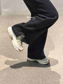 Quần nỉ thể thao nữ Nike màu đen, có dây rút, lót lông cừu, chất liệu dệt kim thoáng khí. - màu đen - Xem 6
