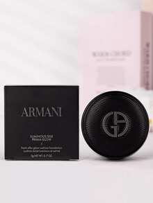 Giorgio Armani 阿玛尼丝滑柔润气垫粉底液 1# 5g，奢华定制柔滑质地，轻盈保湿，均匀贴合，打造完美遮瑕和自然轮廓，蕴含滋养肌肤成分，持久焕发光彩，奢华气垫粉盒自带镜子，适合日常妆容、旅行和馈赠。 - 黑色 - 查看 3