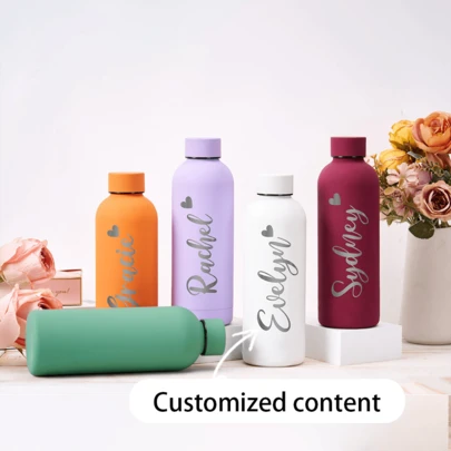 1 st anpassningsbar text- och blommig vattenflaska för par, färgglad rostfri kall dryckesflaska, personlig säsongsblomma gör-det-själv-namn vattenmugg, 47 cl, speciell vattenflaska, kaffekopp, bilmugg, lämplig för utomhusbruk, sport och fitness | Hemvattenflaska, presentval för vänner, festivaler, familj, par, alla hjärtans dag-present rostfri modern vattenflaska