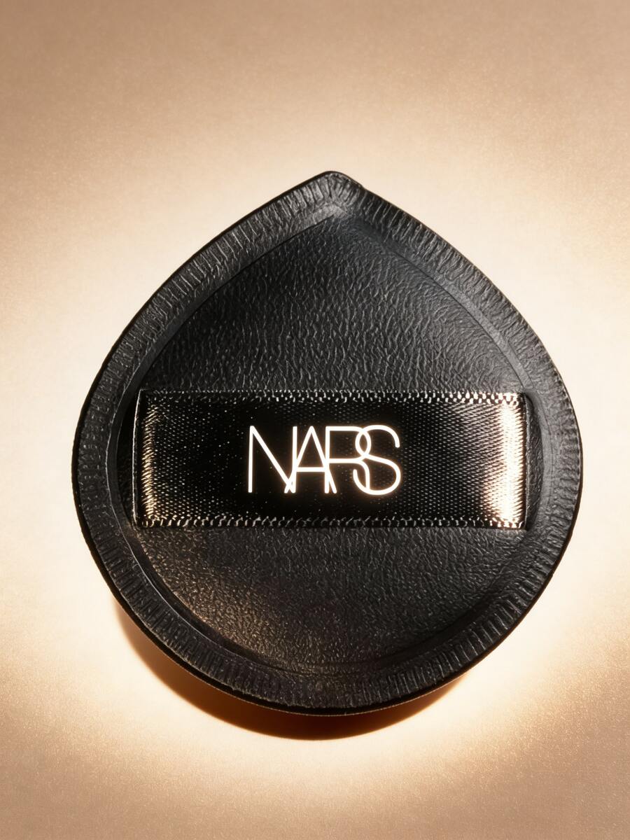 Nars Makeup Sponge, Black Leather, Foundation Puff, Makeup Sponge, Makeup Tools - Black - View 1