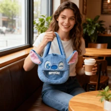 迪士尼系列毛绒单肩手提包，女士款，可爱草莓熊和史迪奇毛绒大容量通勤包 - 彩色 - 查看 9