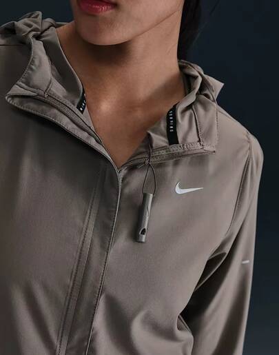  Chaqueta Nike Swift Repel con capucha, suave y transpirable, para mujer, color marrón visón