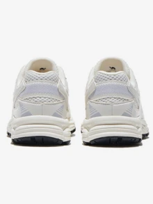 CAMEL CROWN 女士户外网面透气跑步鞋，春季防滑复古休闲运动鞋 - 象牙白淡紫 - 查看 3