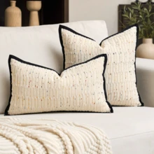 1 buah Sarung Bantal Dekoratif Bergaris Chenille, Tanpa Isian Bantal, Sarung Bantal Dekorasi Warna Dopamin Modern yang Sangat Lembut untuk Rumah, Sofa, Cocok untuk Semua Musim, Juga Dapat Digunakan Sebagai Hadiah. - Putih dengan garis-garis - View 2