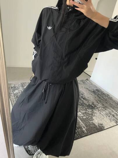  Adidas Originals ADICOLOR WOVEN WINDBREAKER Classic Long-Sleeve Sports Jacket With Brand Logo And Three Stripes For Women