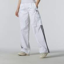 adidas originals 3-Stripes Cargo Trousers 三條紋拼色寬鬆工裝復古針織運動褲 女款 - 白色/黑色 - 查看 8