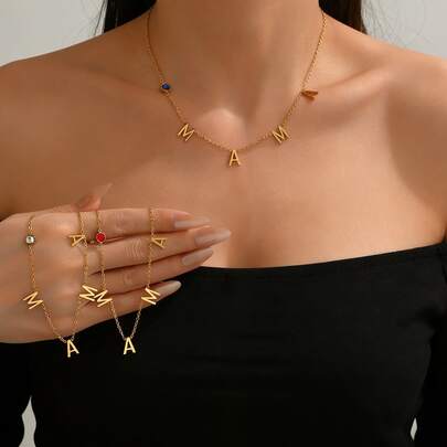 VceTd 这款优雅的不锈钢吊坠项链采用玻璃镶嵌和“MAMA”字母吊坠设计，适合女性日常佩戴、外出、节日、派对，或作为母亲节礼物。