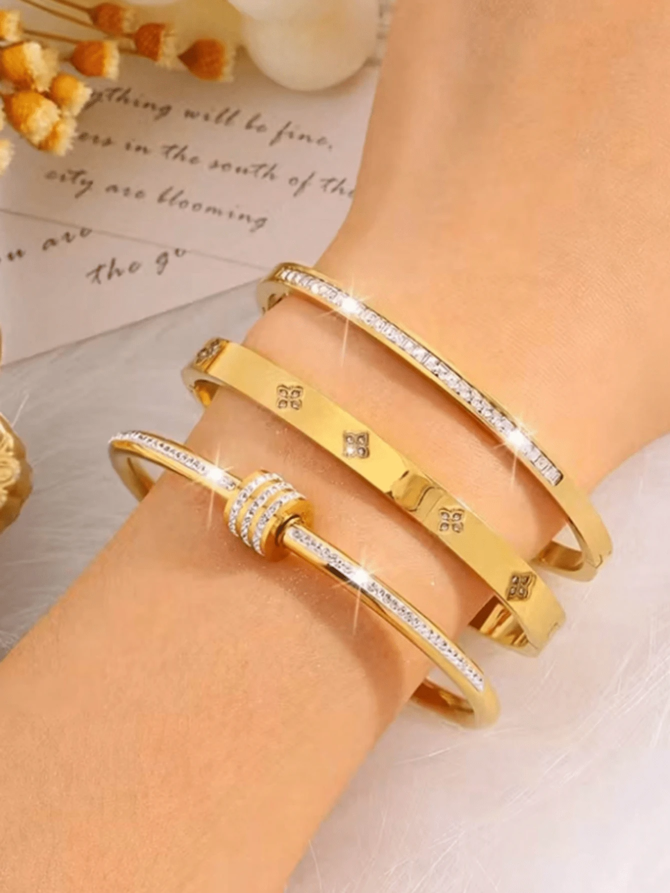 New Fashionable High-Quality Stainless Steel Women Bracelet Jewelry Set, Suitable For Daily Wear, Eid Al-Fitr Gift - Gold - View 1