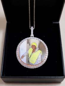 1 Customized Large Circular Photo Frame Photo Pendant Necklace, Sparkling Brass And Zirconia, DIY Photo, Hip-Hop Daily Jewelry, With 50cm Twisted Chain Gift, Fashionable, Colorful, Retro, Simple, Neutral, Casual, Cute, Customized, Personalized, Unique, Is The Ideal Gift For Him - Multicolor - View 6