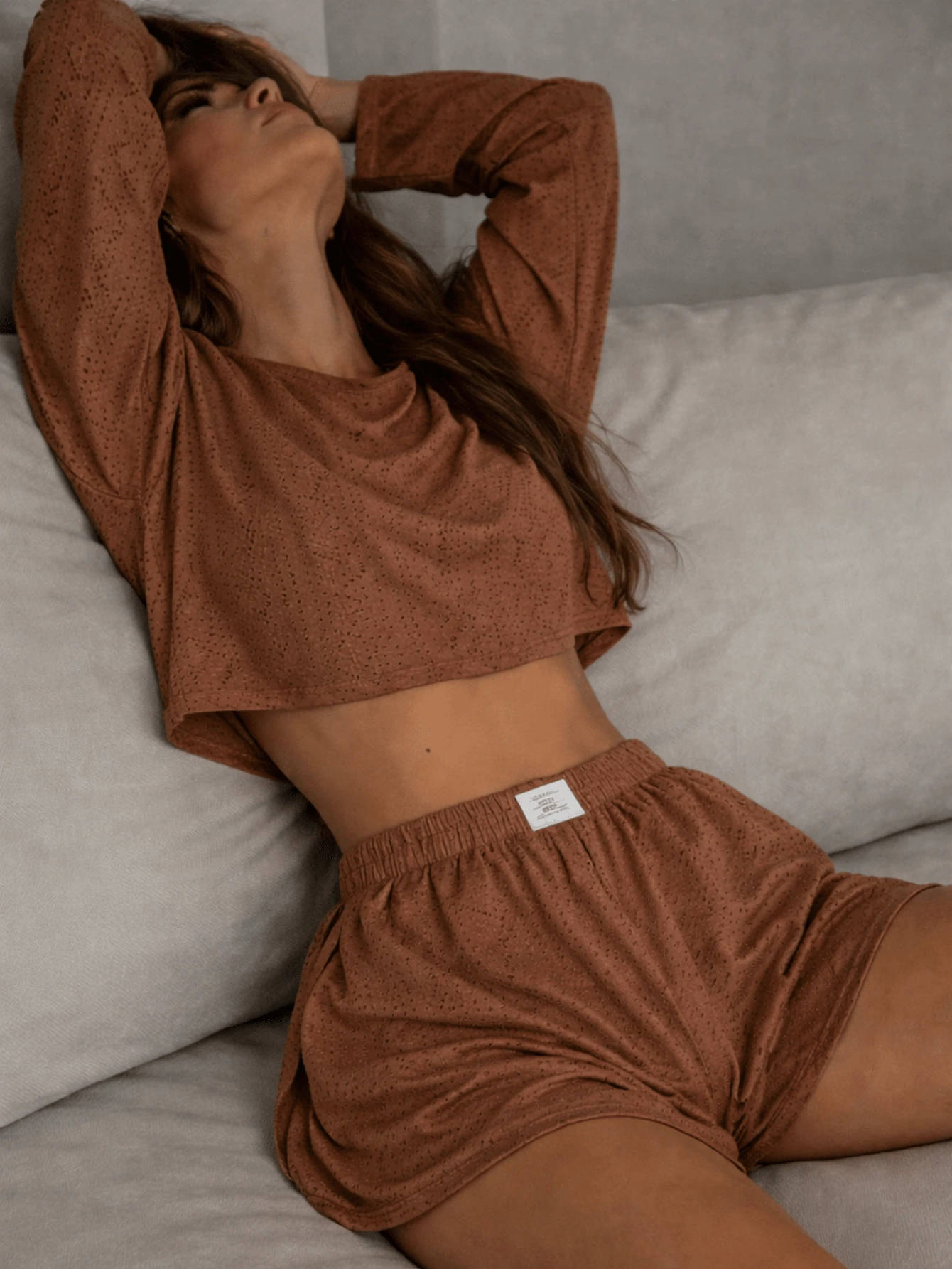 2件套女士舒适半镂空圆领长袖睡衣套装+侧开衩短裤