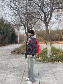 Converse 匡威品牌标志大容量拉链开口涤纶双肩包，学生包，书包，日常背包，中号，红色 - 紅色 - 查看 10