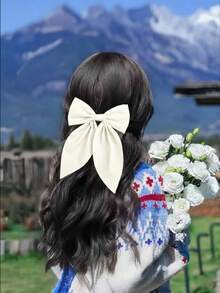 4个柔软长尾蝴蝶结发夹，复古金属发夹和丝绸发圈，优雅发饰，适合女孩、婚礼、派对、情人节、日常佩戴 - 红色蝴蝶结、粉色蝴蝶结、白色蝴蝶结、黑色蝴蝶结、发夹 - 白色 - 查看 3