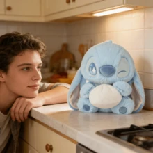 Búp bê nhồi bông Stitch ngồi hình bánh mì trong bộ sưu tập đồ ăn tiệc của MINISO Disney, kích thước 11,42 inch/29cm, hình hoạt hình Stitch dễ thương, dùng làm gối trang trí nhà cửa, quà tặng sinh nhật và Giáng sinh. - Màu xanh lam - Xem 6