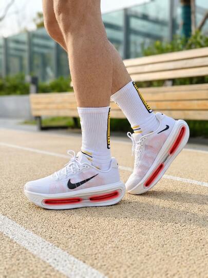  Nike Vomero Premium頂級邁柔 跑鞋 貼合舒適氣墊減震輕盈透氣冬季高效訓練回彈支撐 男款