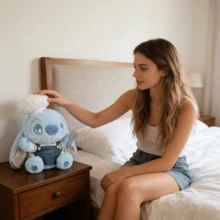 Búp bê nhồi bông Stitch ngồi hình đầu bếp trong bộ sưu tập Tiệc ẩm thực của Disney, cao 14,17 inch/36cm, hình hoạt hình Stitch dễ thương, dùng làm gối trang trí nhà cửa, quà tặng sinh nhật và Giáng sinh. - Màu xanh hải quân - Xem 5