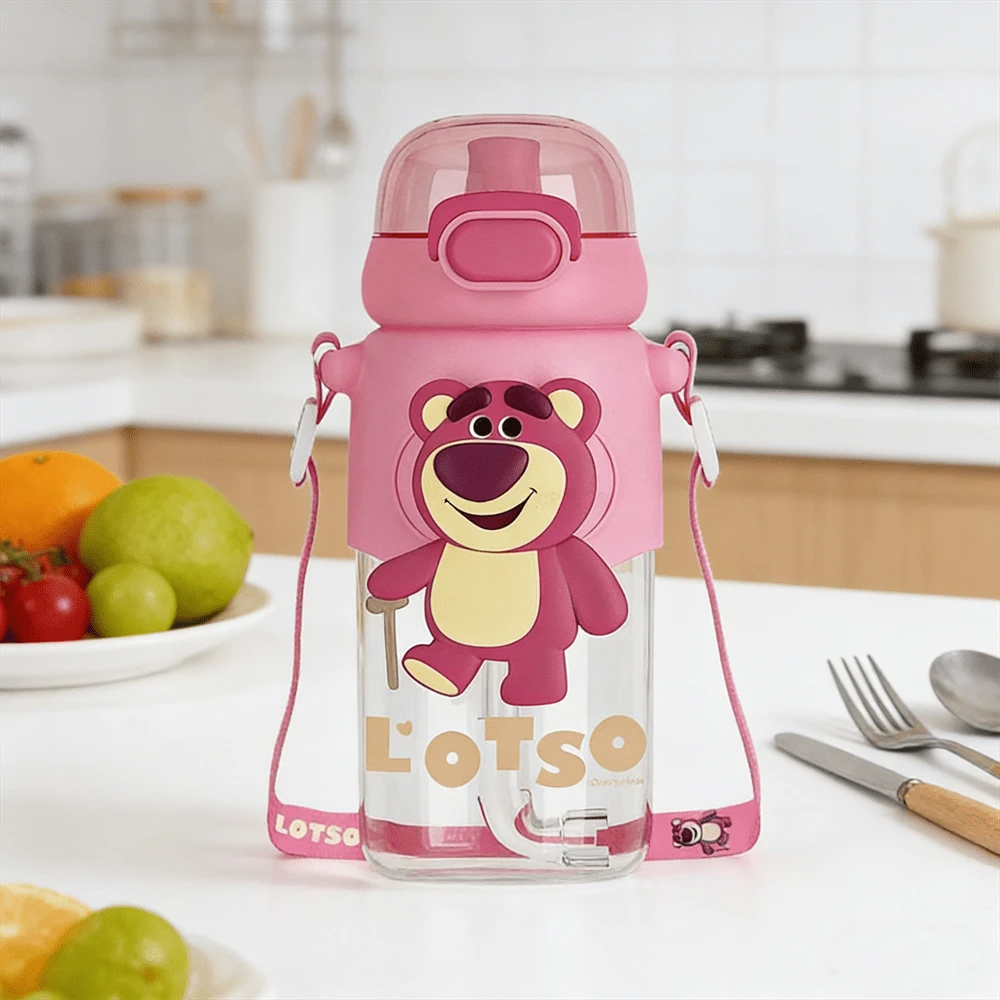 Bình nước Miniso Disney Pixar Series hình nhân vật hoạt hình dễ thương Lotso, dung tích lớn, có ống hút và dây đeo, chống rò rỉ, thích hợp cho các hoạt động thể thao và tập luyện ngoài trời, 600ml / 20.29oz. - Hồng - Xem 1