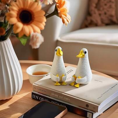 1/2PCS Cute Adorable Lucky Duck Figurine 3D Printed Desktop Ornament Car Dashboard Decor Warm Home Office Desk Shelf Living Room Bedroom Decor Quirky Stress Relief Craft Display Small Holiday Gift Universal Party Favor For Friends